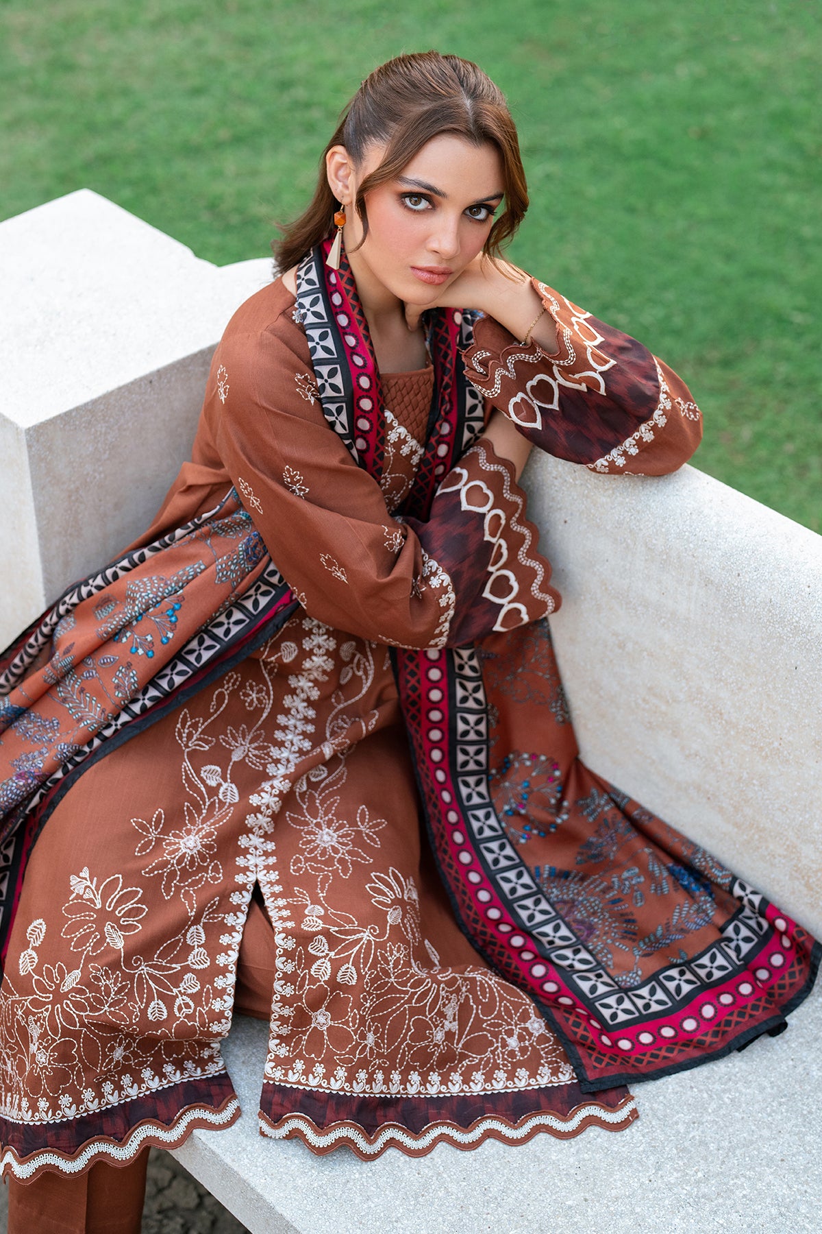 EMBROIDERED KHADDAR SF-4007