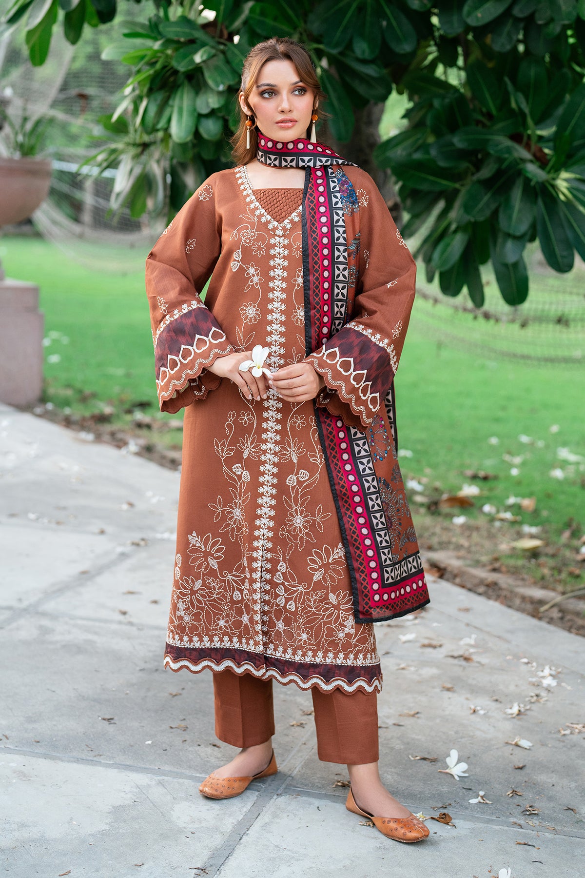 EMBROIDERED KHADDAR UF-4007