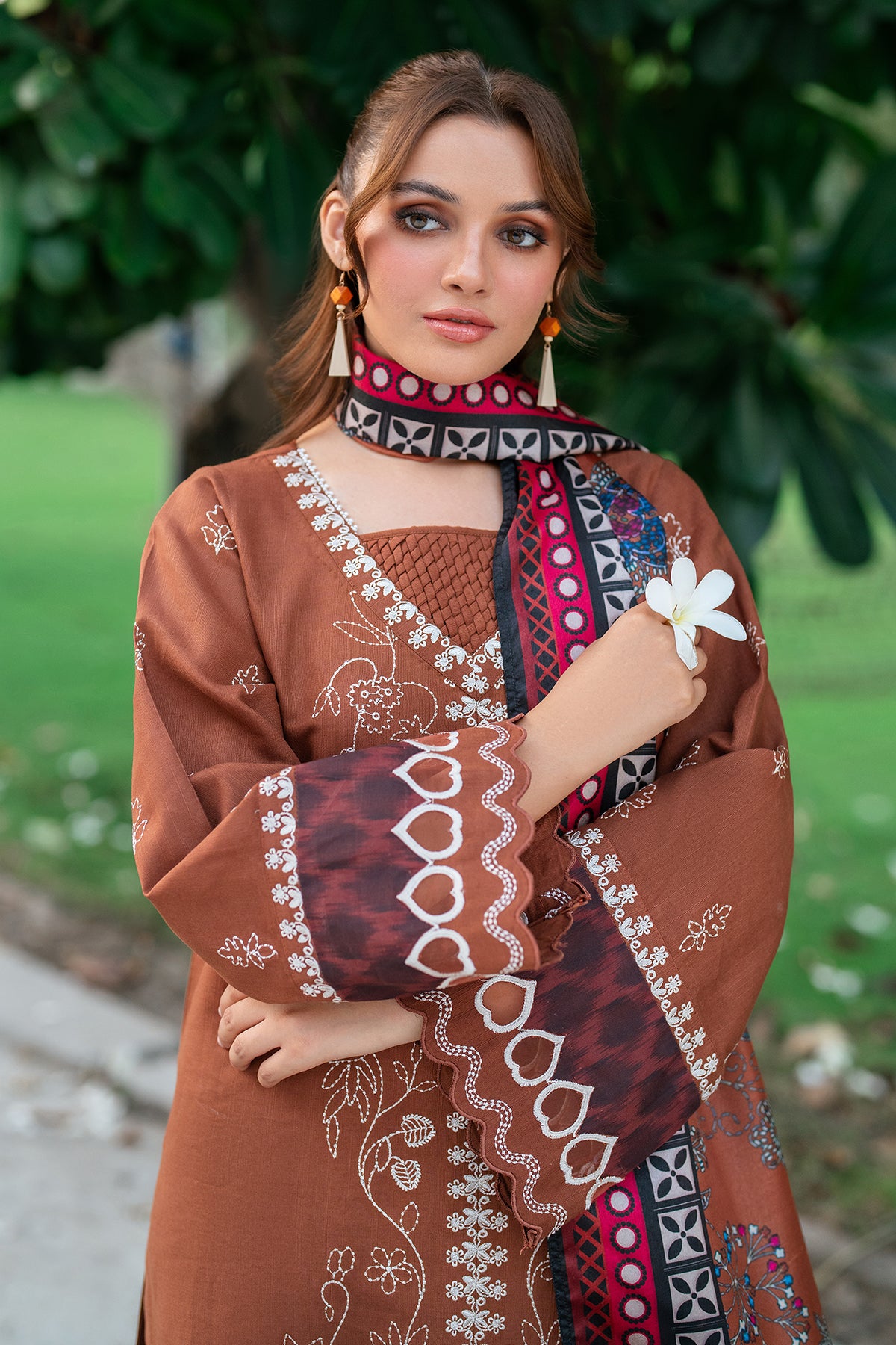 EMBROIDERED KHADDAR UF-4007