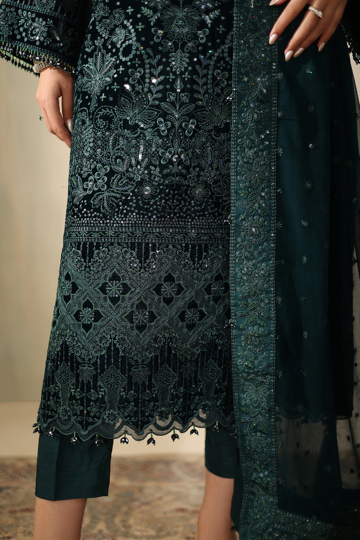 EMBROIDERED VELVET SF-4322