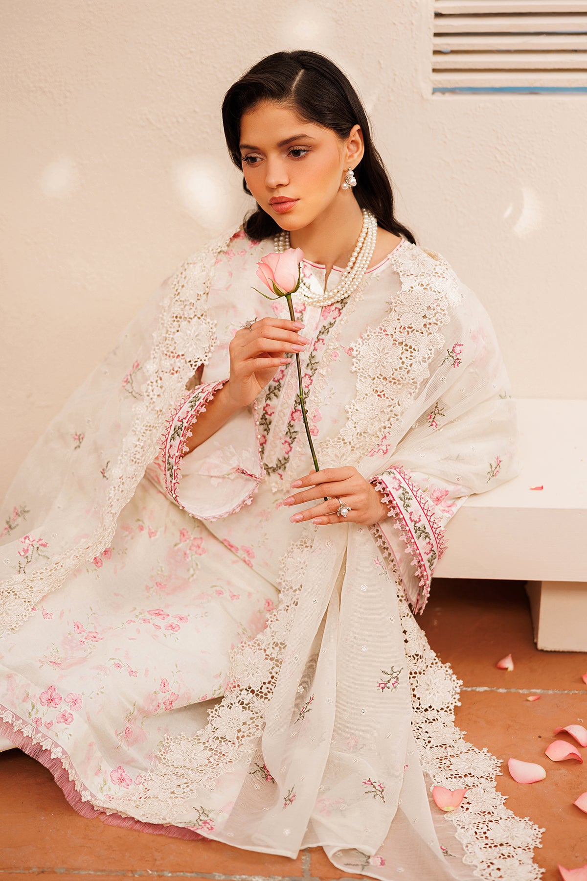 EMBROIDERED LAWN UF-4392