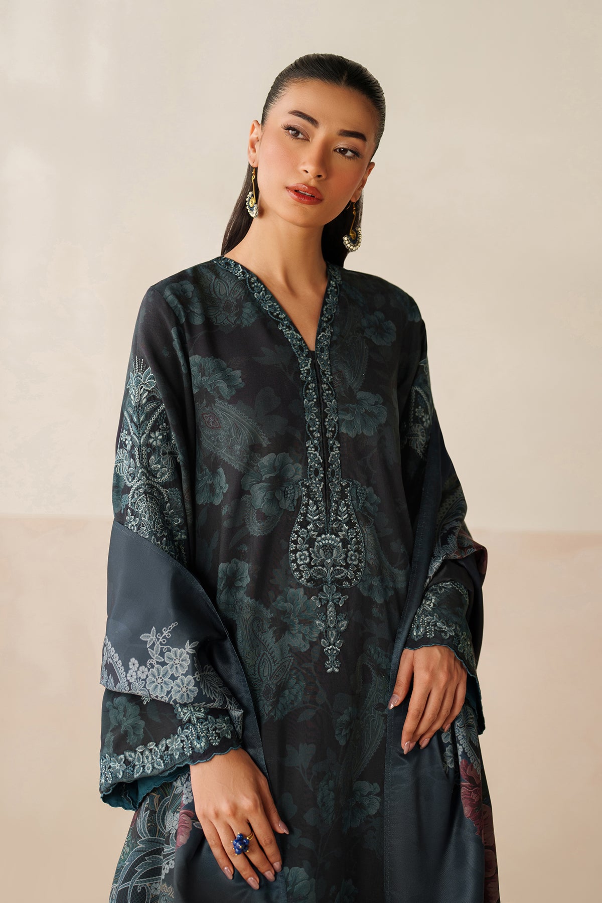EMBROIDERED VISCOSE SILK UF-4280