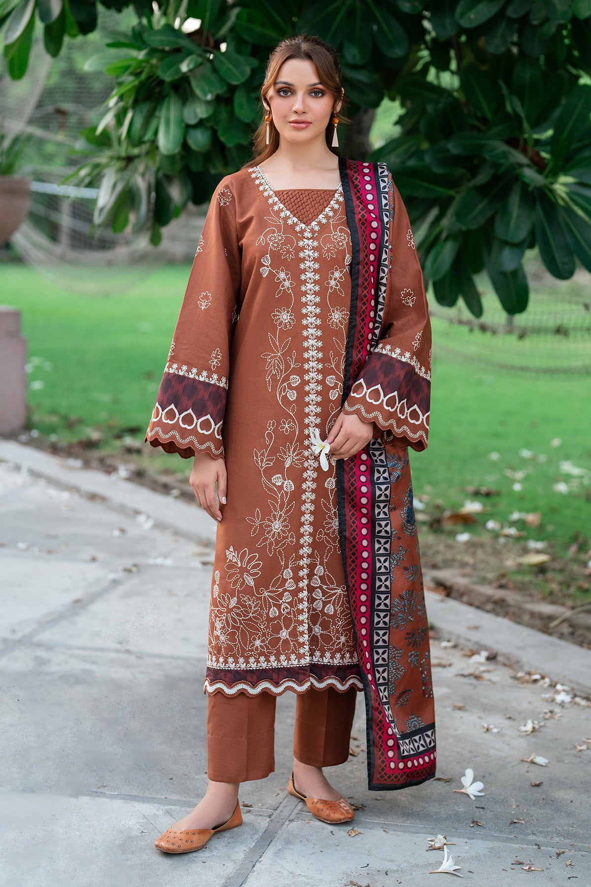 EMBROIDERED KHADDAR SF-4007