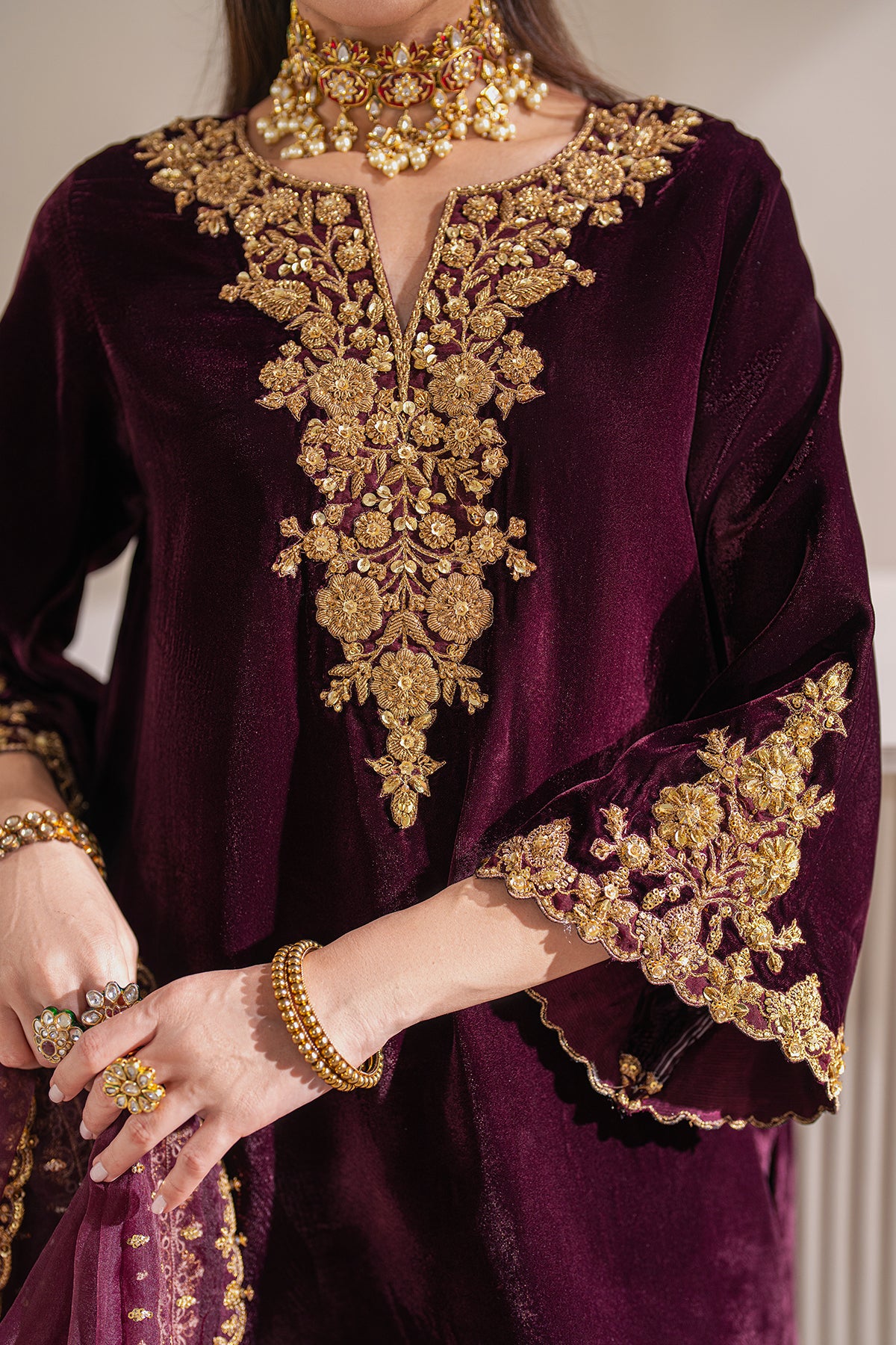 EMBROIDERED VELVET PR-1023