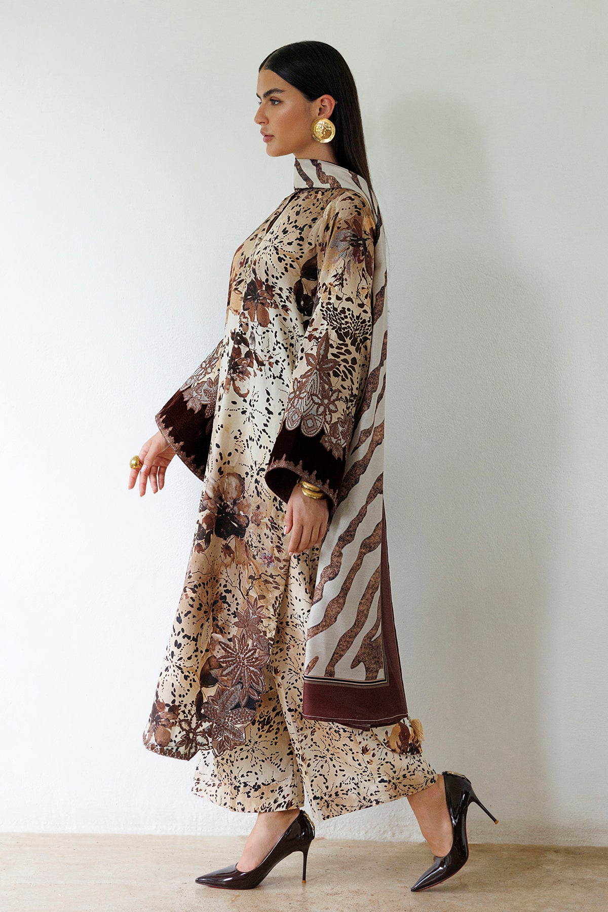 EMBROIDERED VISCOSE SILK UF-4589