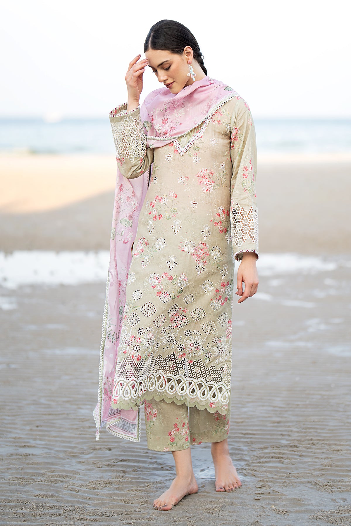 EMBROIDERED PRINTED LAWN UF-560