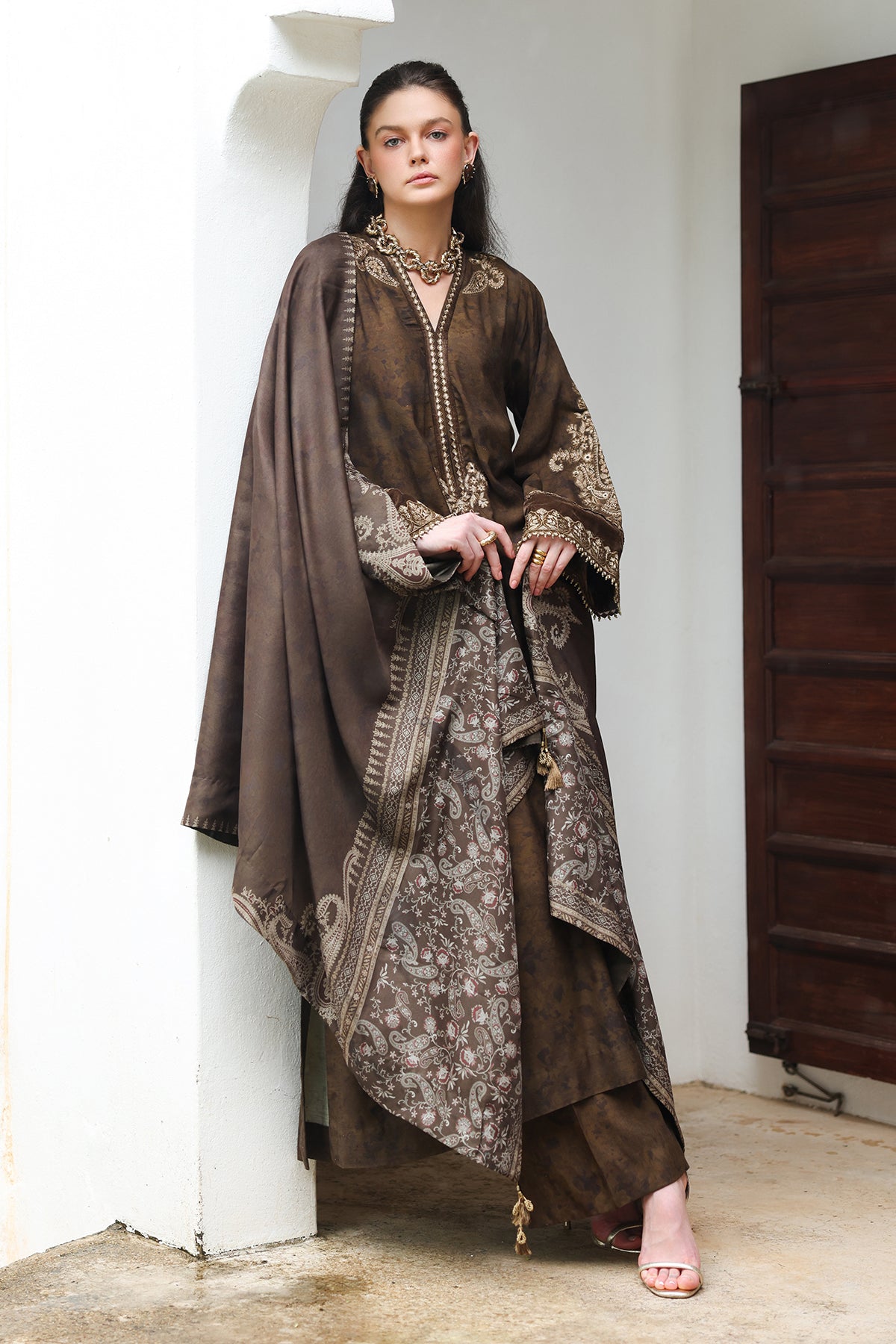 EMBROIDERED VISCOSE SILK SF-4619