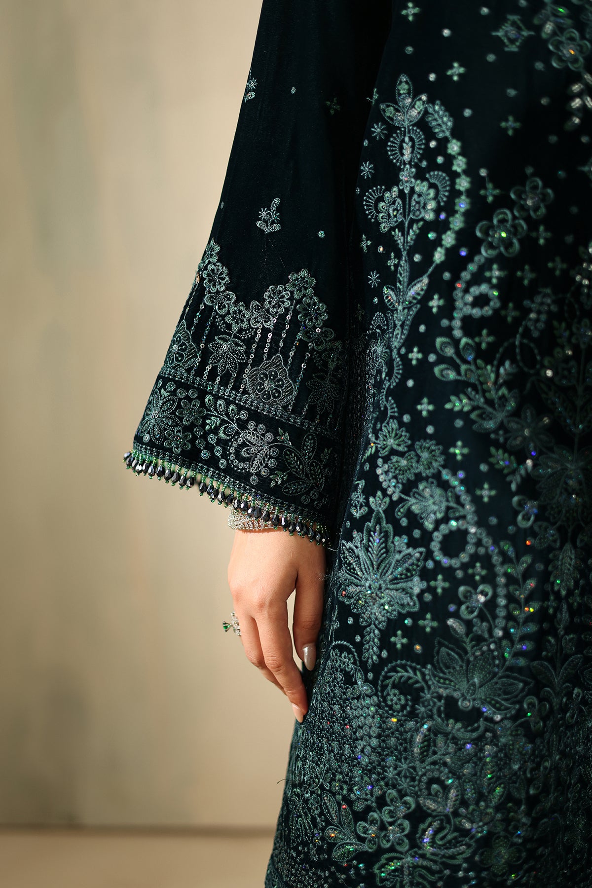 EMBROIDERED VELVET SF-4322