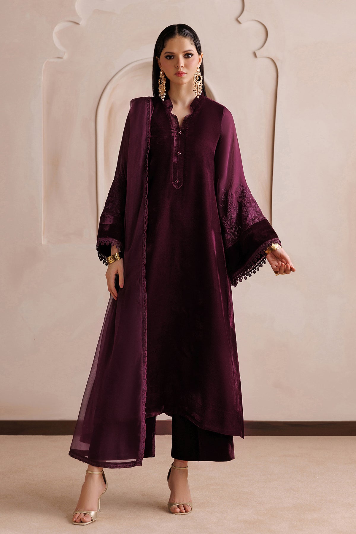 EMBROIDERED VELVET PR-1381