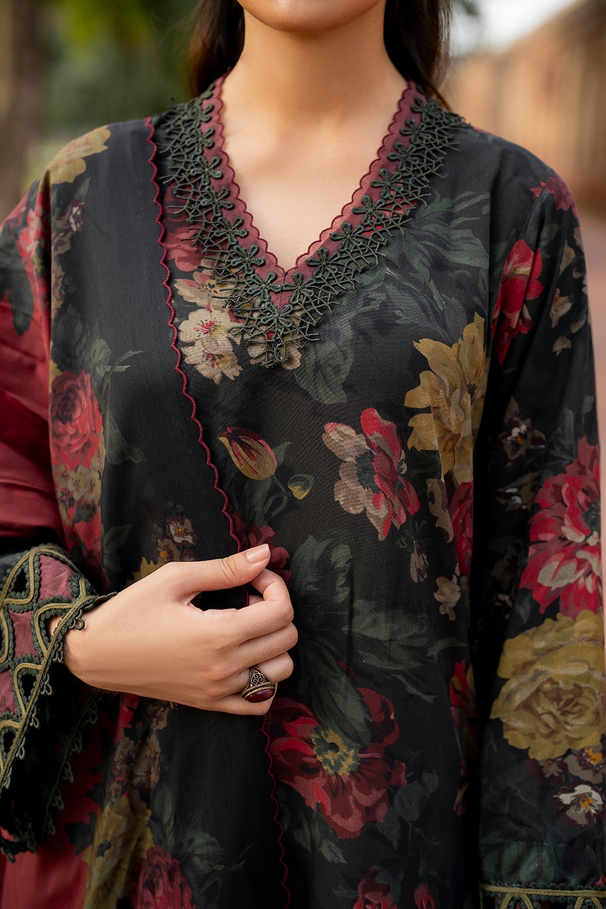 EMBROIDERED VISCOSE SF-724