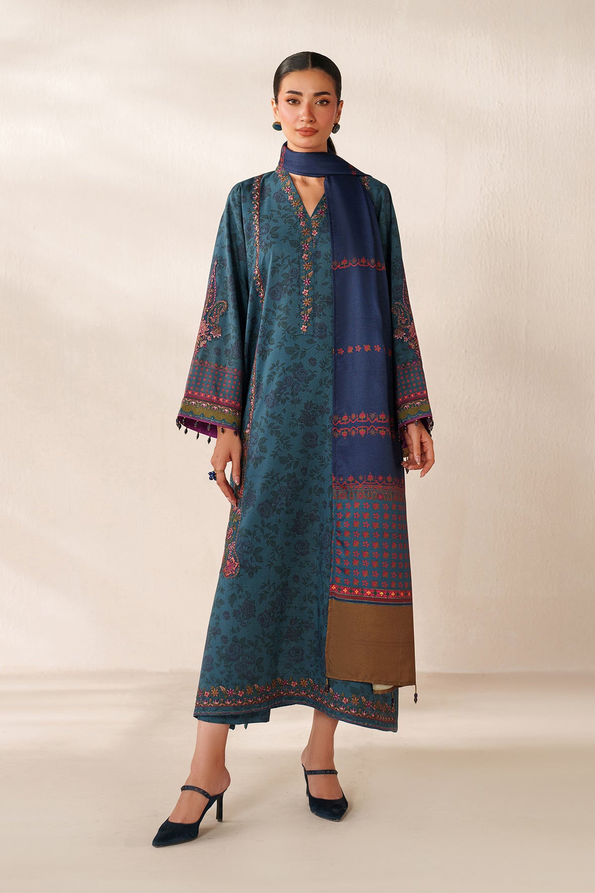 EMBROIDERED KHADDAR UF-4359