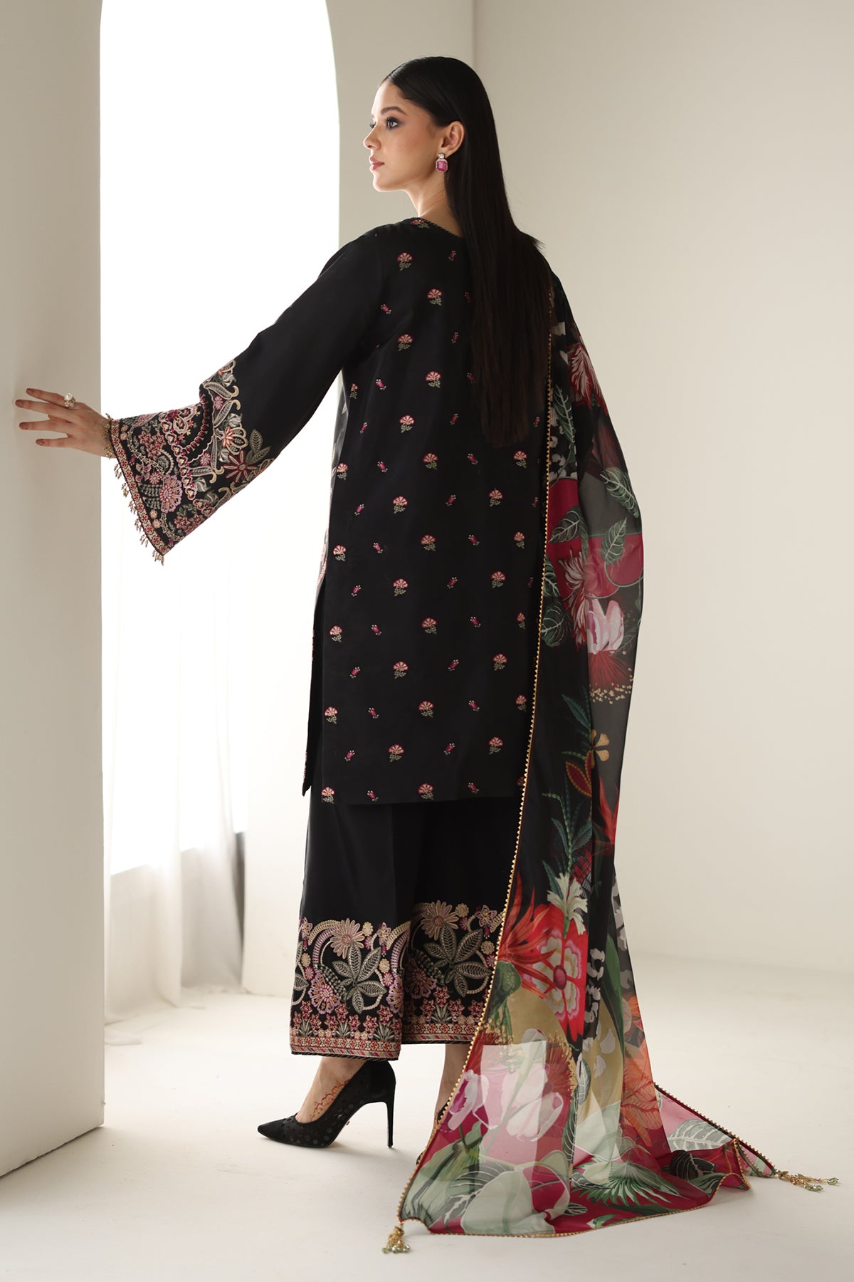 EMBROIDERED RAW SILK SF-4175