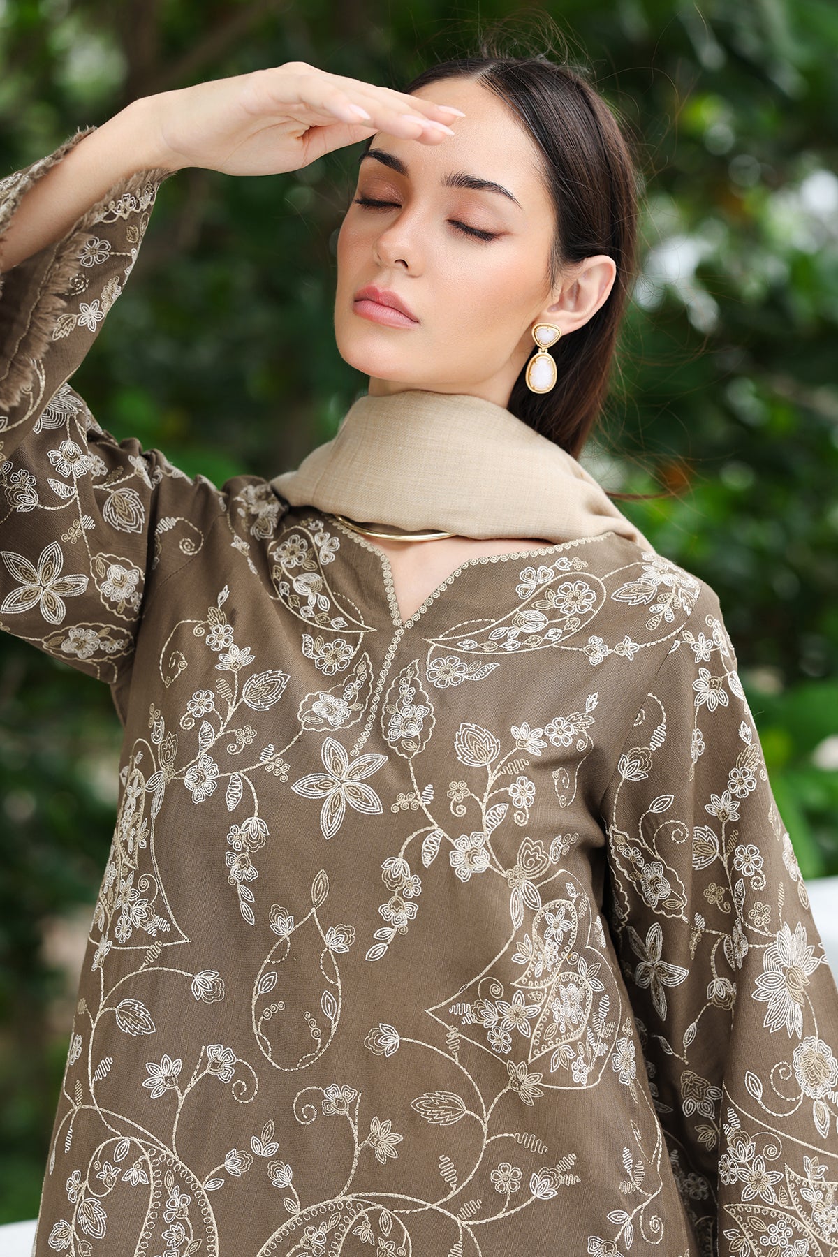 EMBROIDERED KHADDAR SF-4618