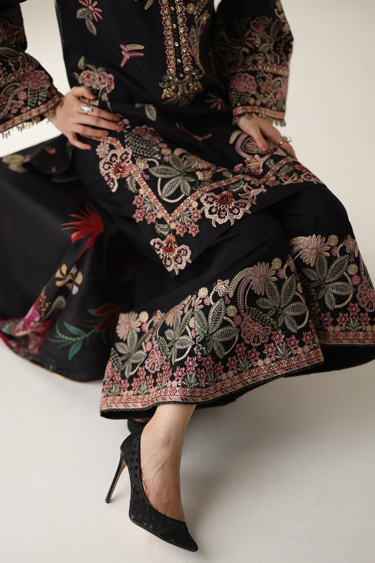 EMBROIDERED RAW SILK SF-4175