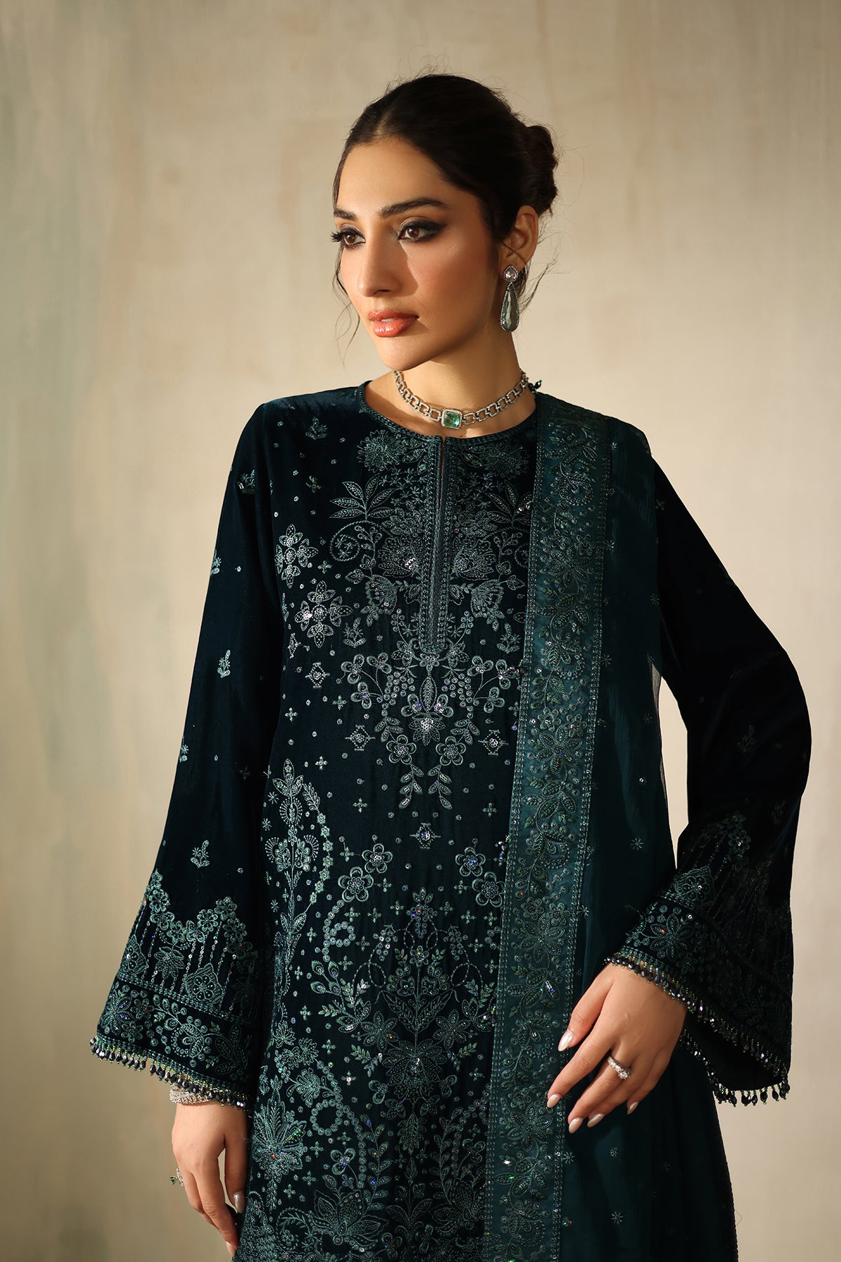 EMBROIDERED VELVET UF-4322