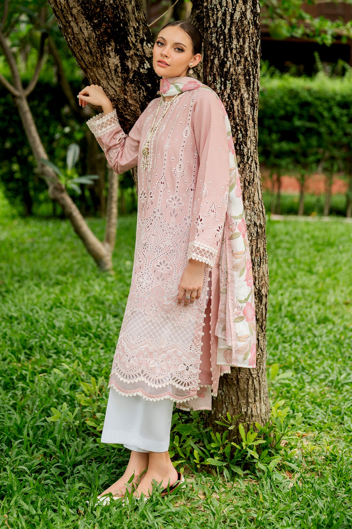 EMBROIDERED LAWN UF-4264