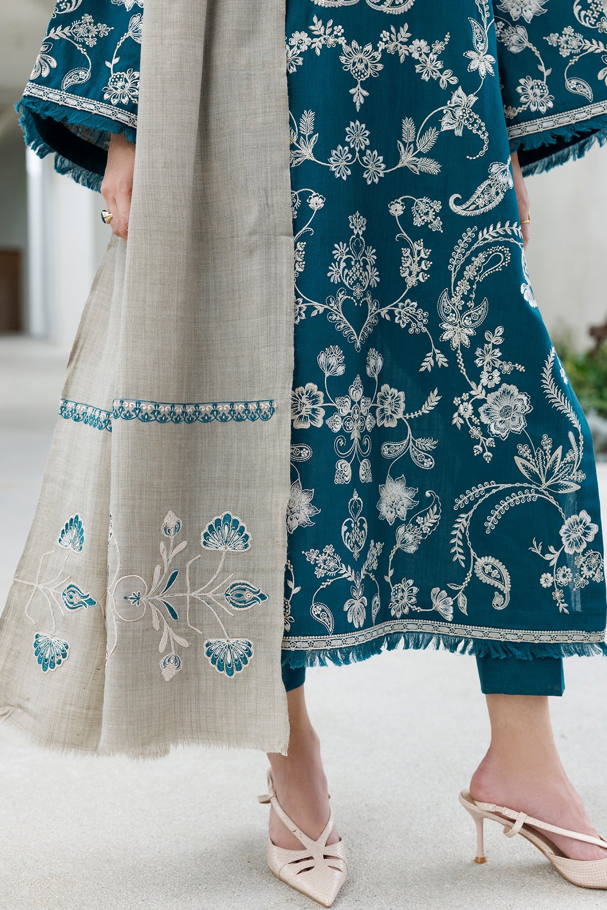 EMBROIDERED KHADDAR SF-4594