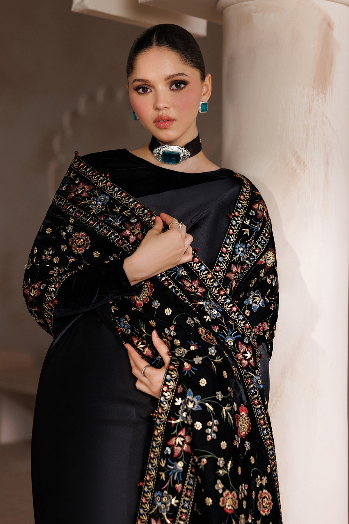 EMBROIDERED VELVET SHAWL VS-76