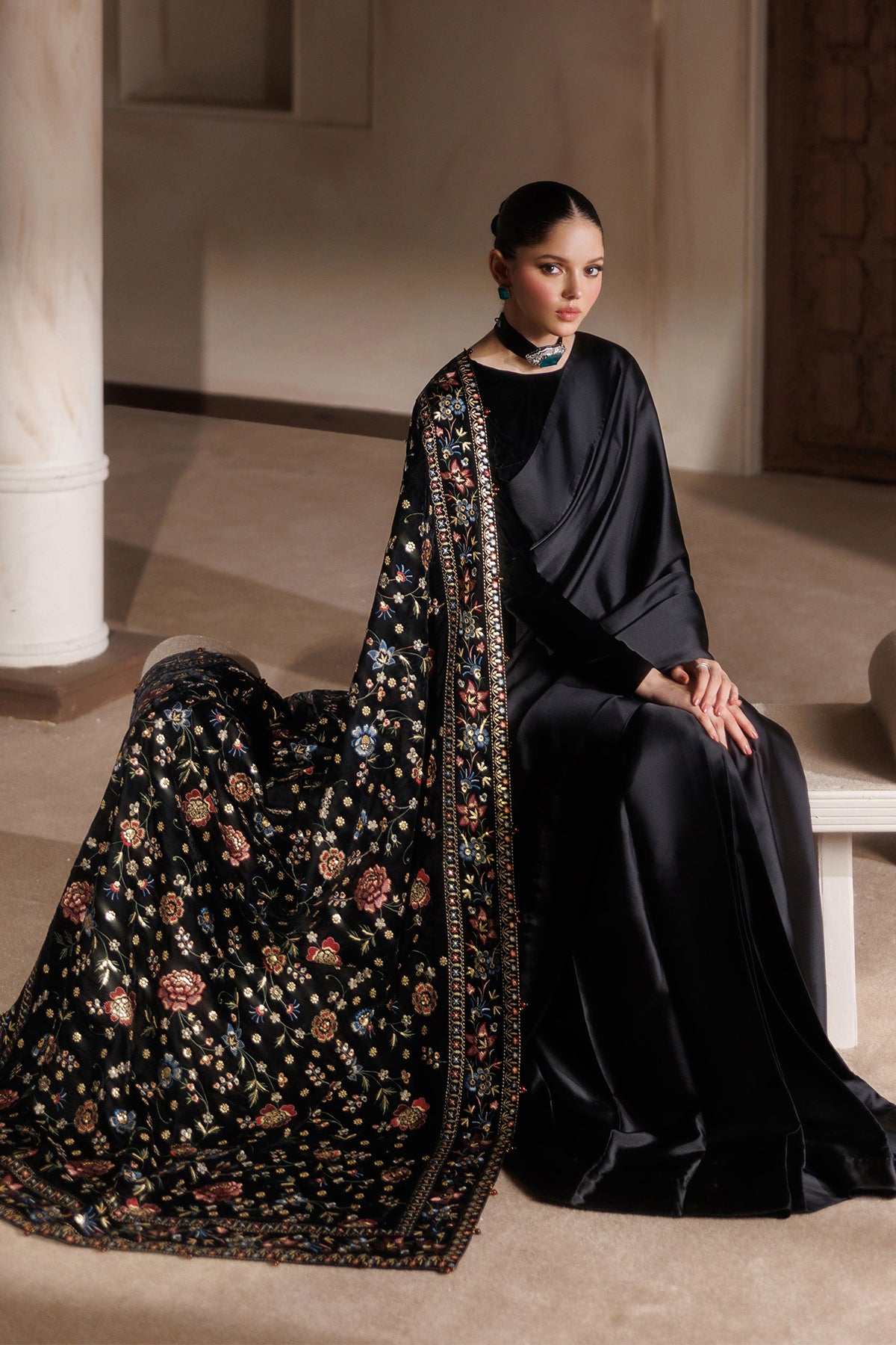 EMBROIDERED VELVET SHAWL VS-76