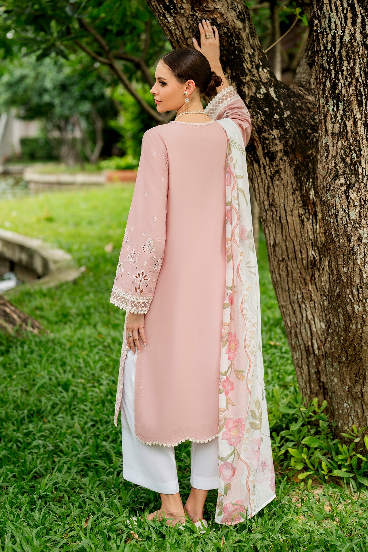 EMBROIDERED LAWN UF-4264