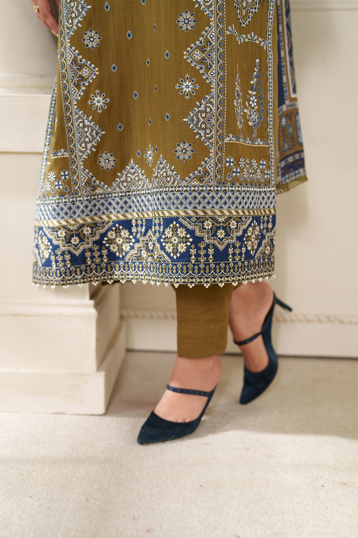 EMBROIDERED KHADDAR SF-4344