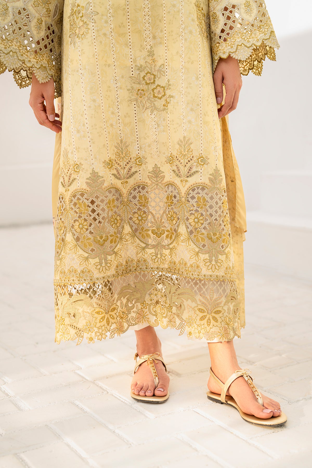 EMBROIDERED  LAWN UF-670