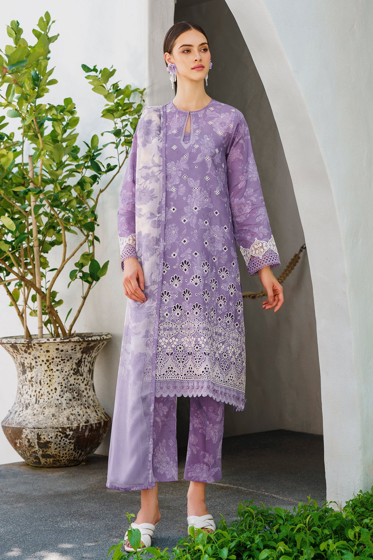 EMBROIDERED PRINTED LAWN UF-563