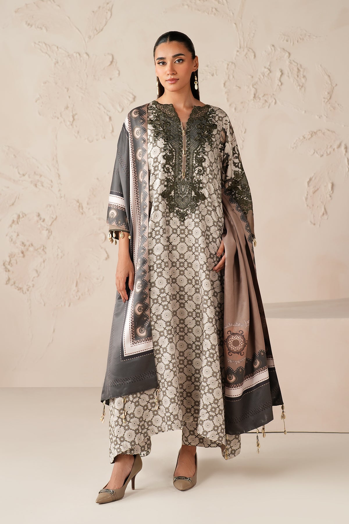 EMBROIDERED PRINTED VISCOSE SF-4302