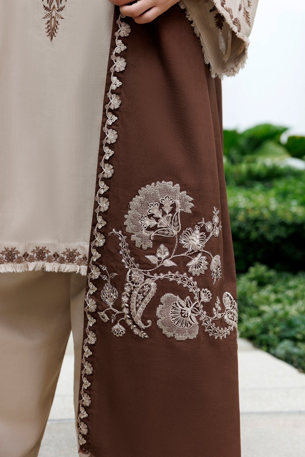 EMBROIDERED KHADDAR SF-4595