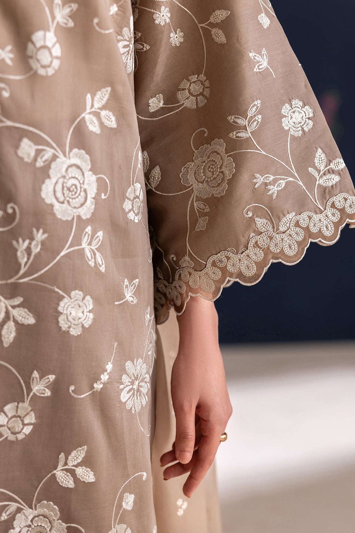 EMBROIDERED LAWN UF-4467