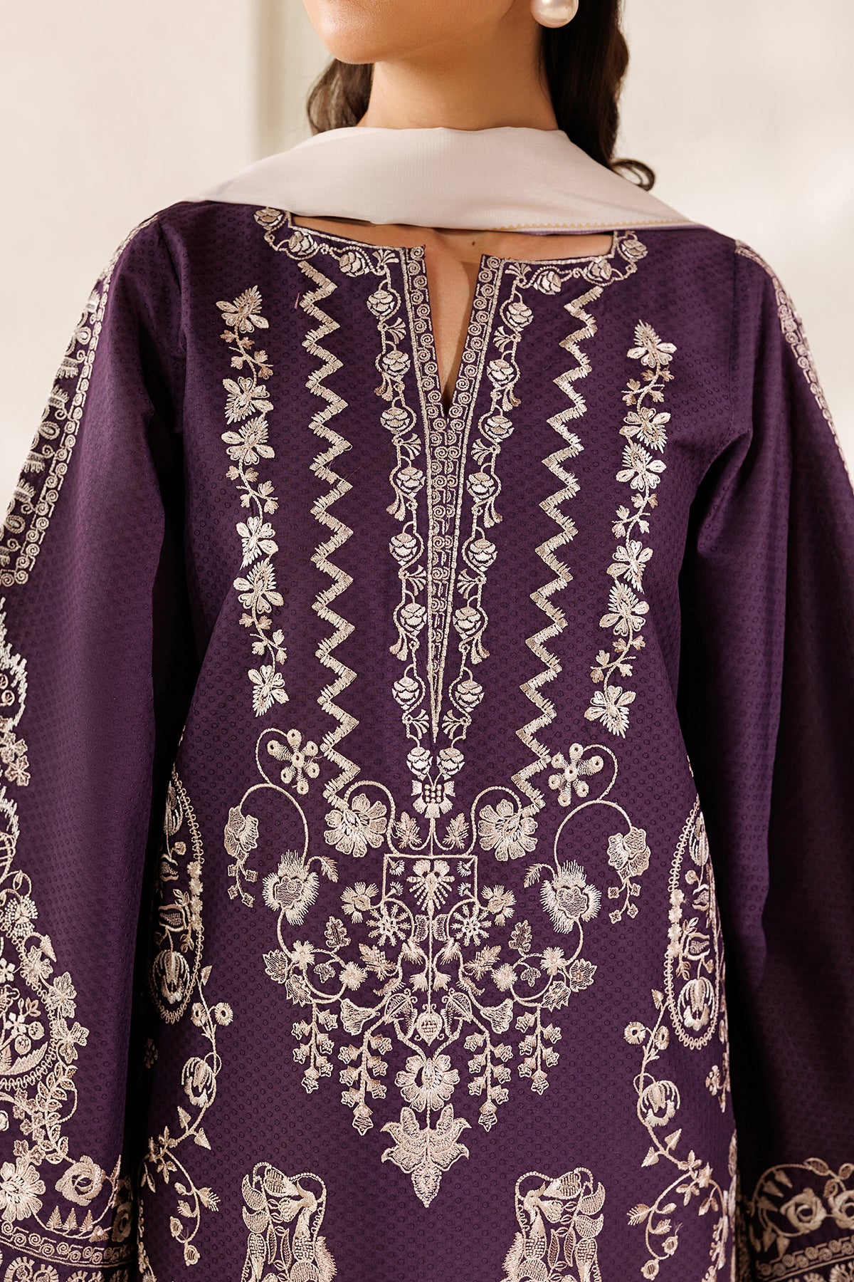 EMBROIDERED SELF JACQUARD SF-4479