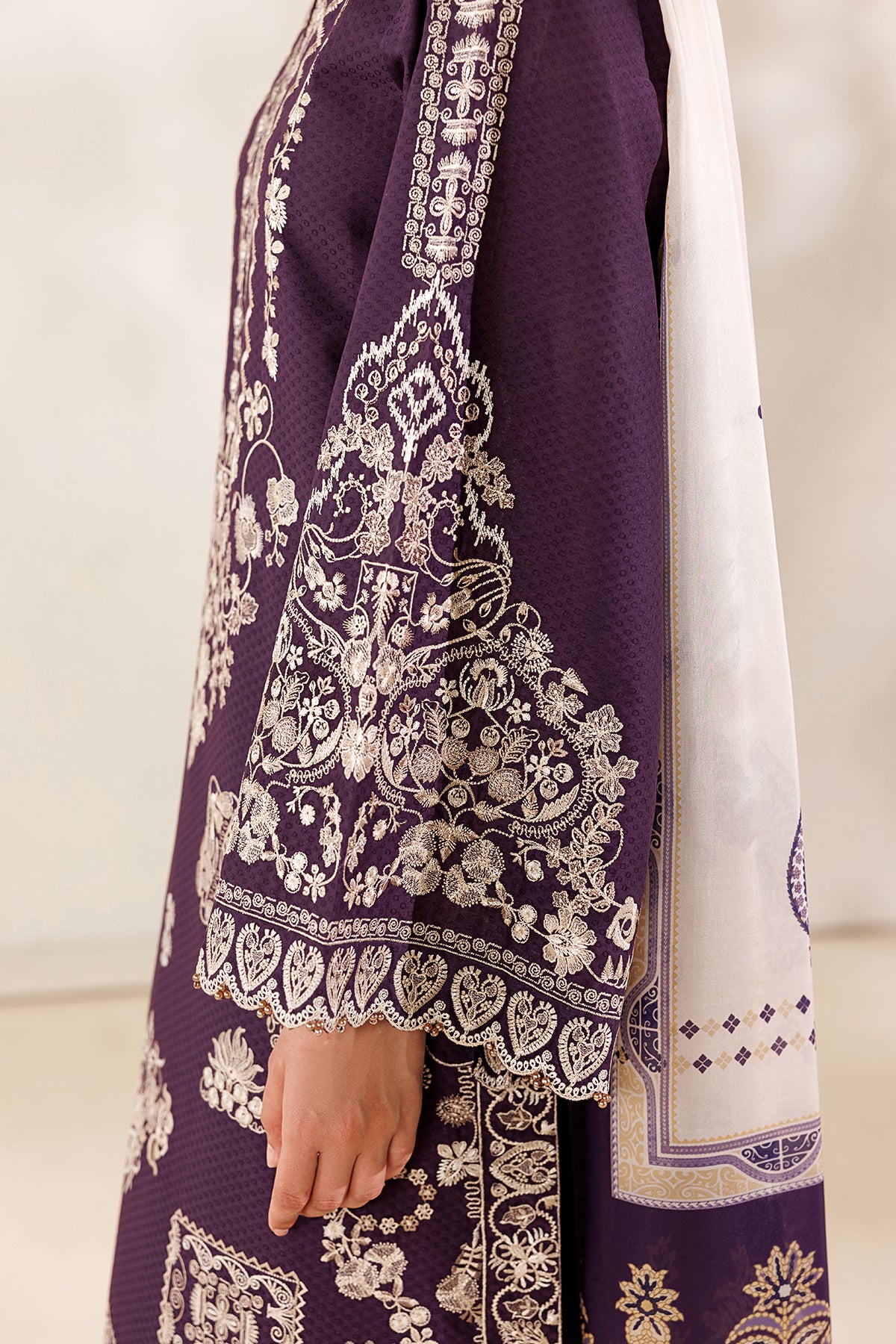 EMBROIDERED SELF JACQUARD SF-4479