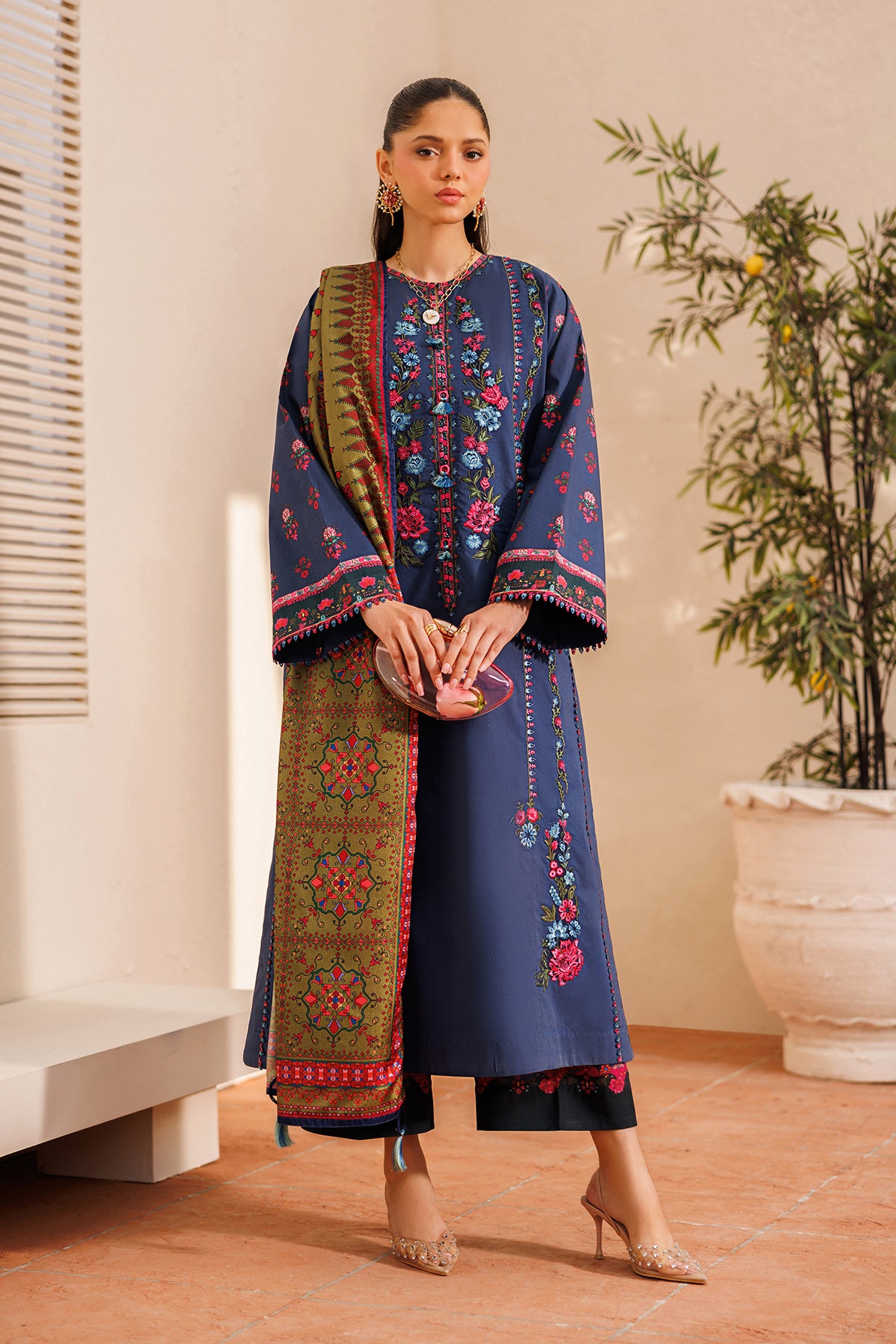 EMBROIDERED LAWN UF-4393