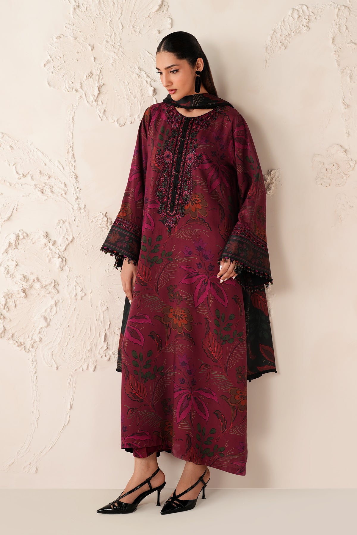 EMBROIDERED PRINTED VISCOSE UF-4304