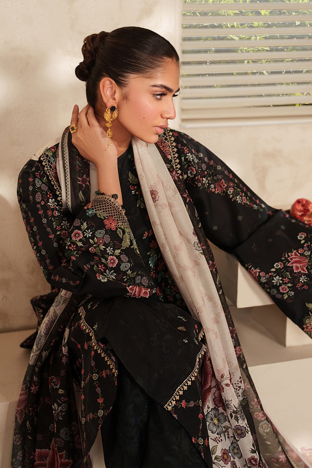 EMBROIDERED LAWN UF-4415