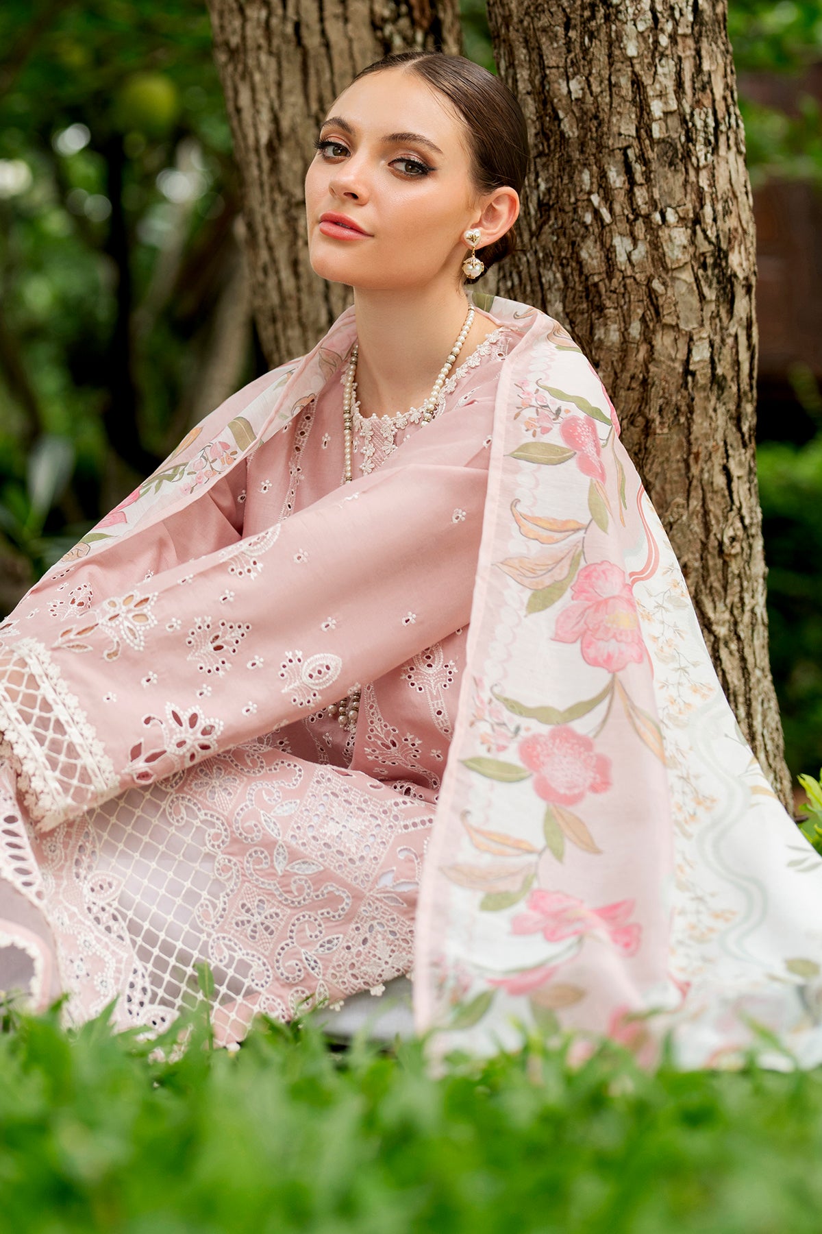 EMBROIDERED LAWN UF-4264