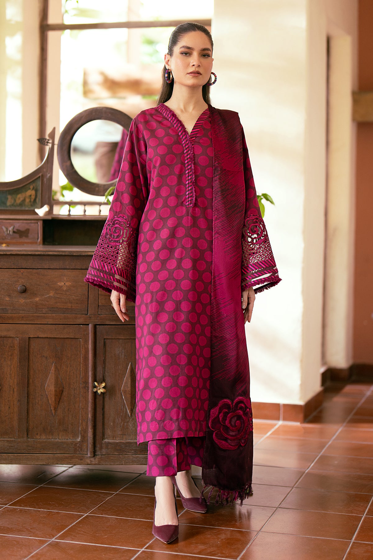 EMBROIDERED VISCOSE UF-762