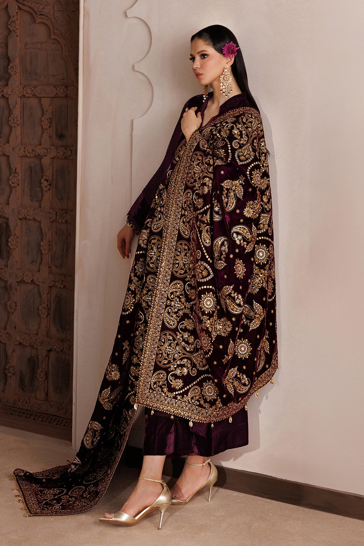 EMBROIDERED VELVET SHAWL VS-66