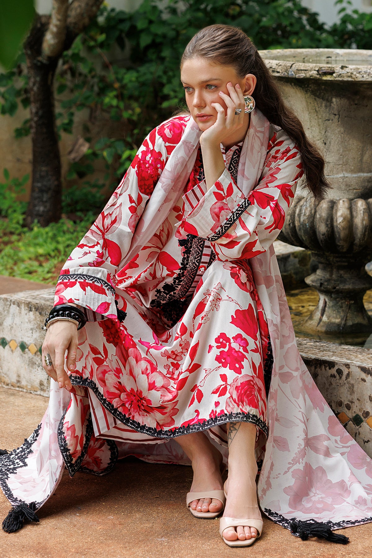 EMBROIDERED VISCOSE SILK UF-4583