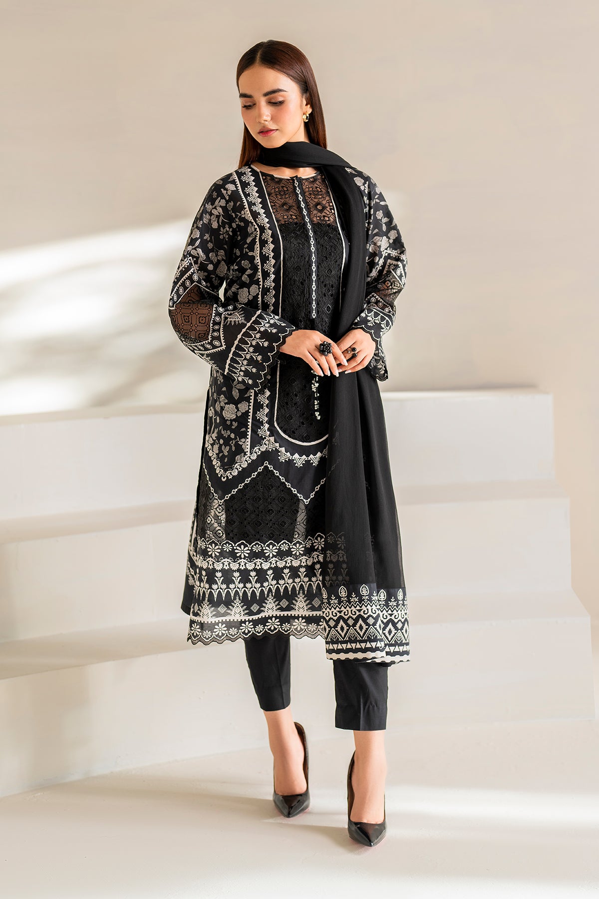 EMBROIDERED LAWN SF-671