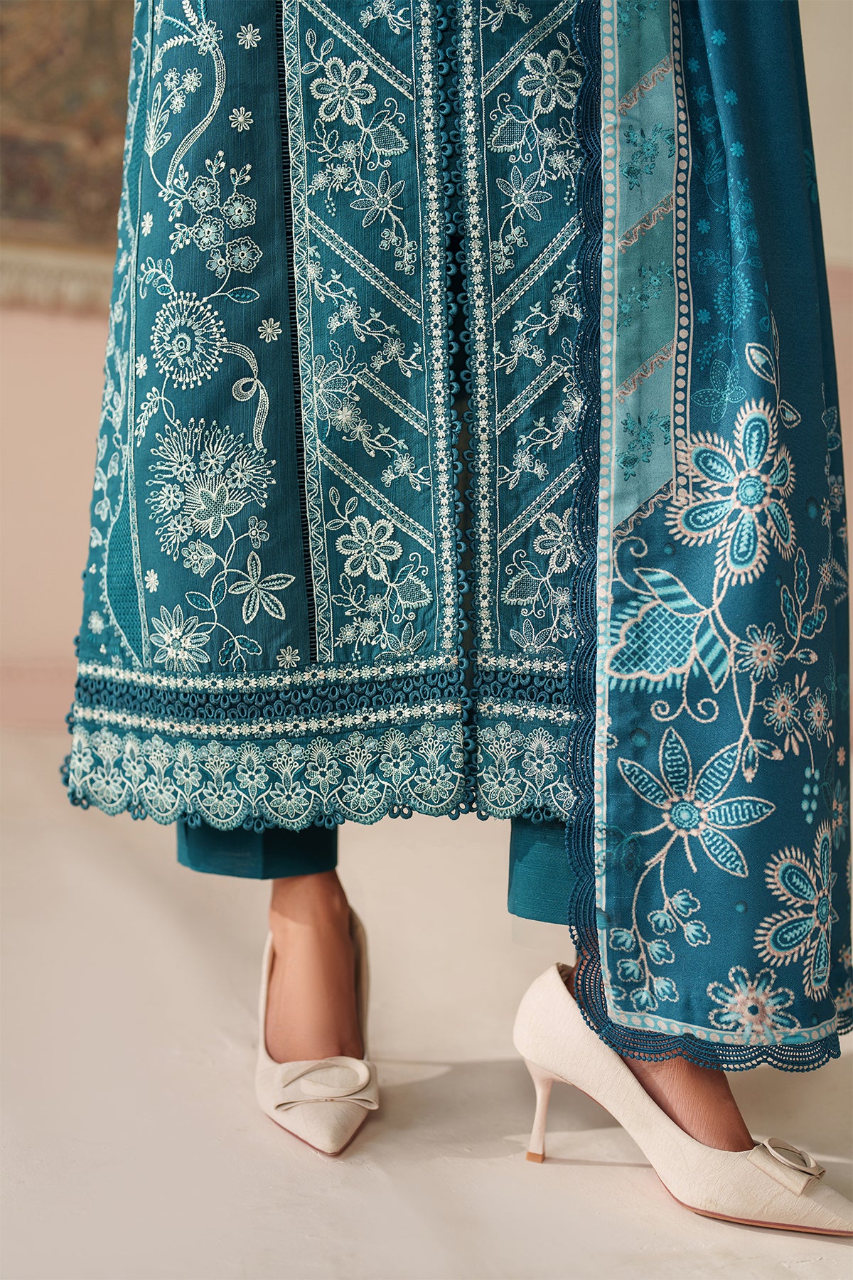 EMBROIDERED KHADDAR SF-4348