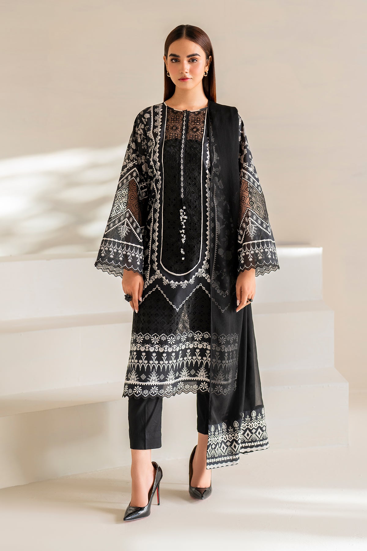 EMBROIDERED LAWN SF-671