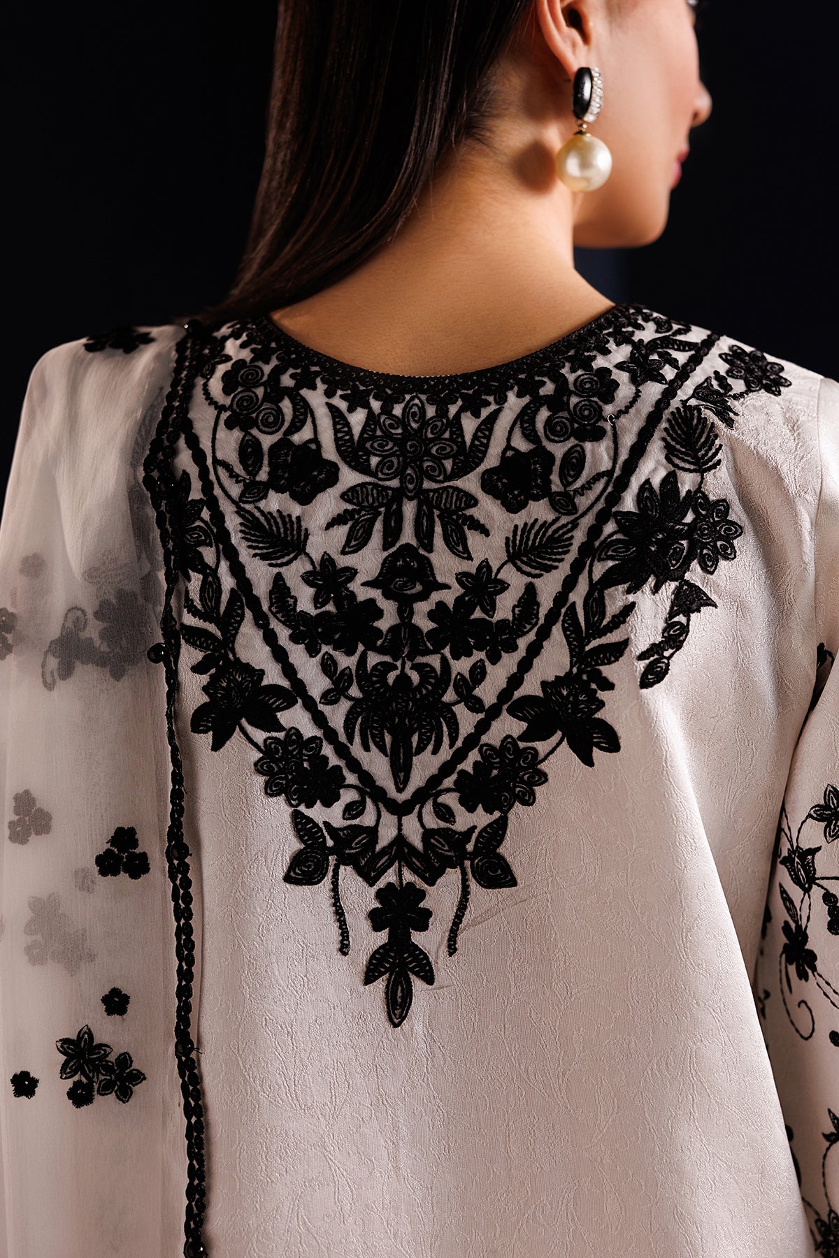 EMBROIDERED JACQUARD SILK UF-4442