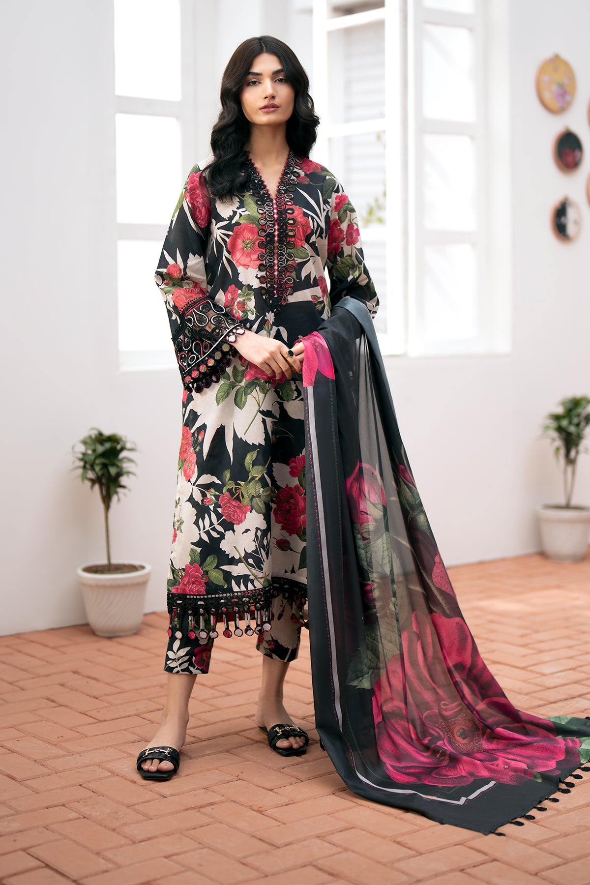 EMBROIDERED LAWN SF-532