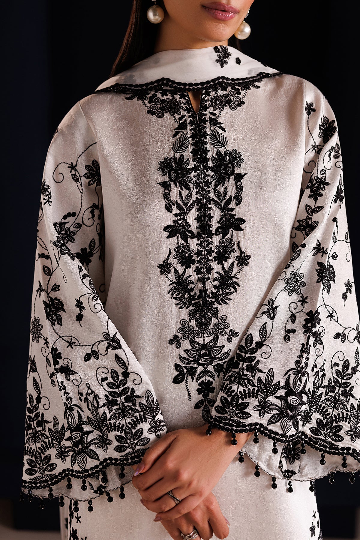 EMBROIDERED JACQUARD SILK UF-4442