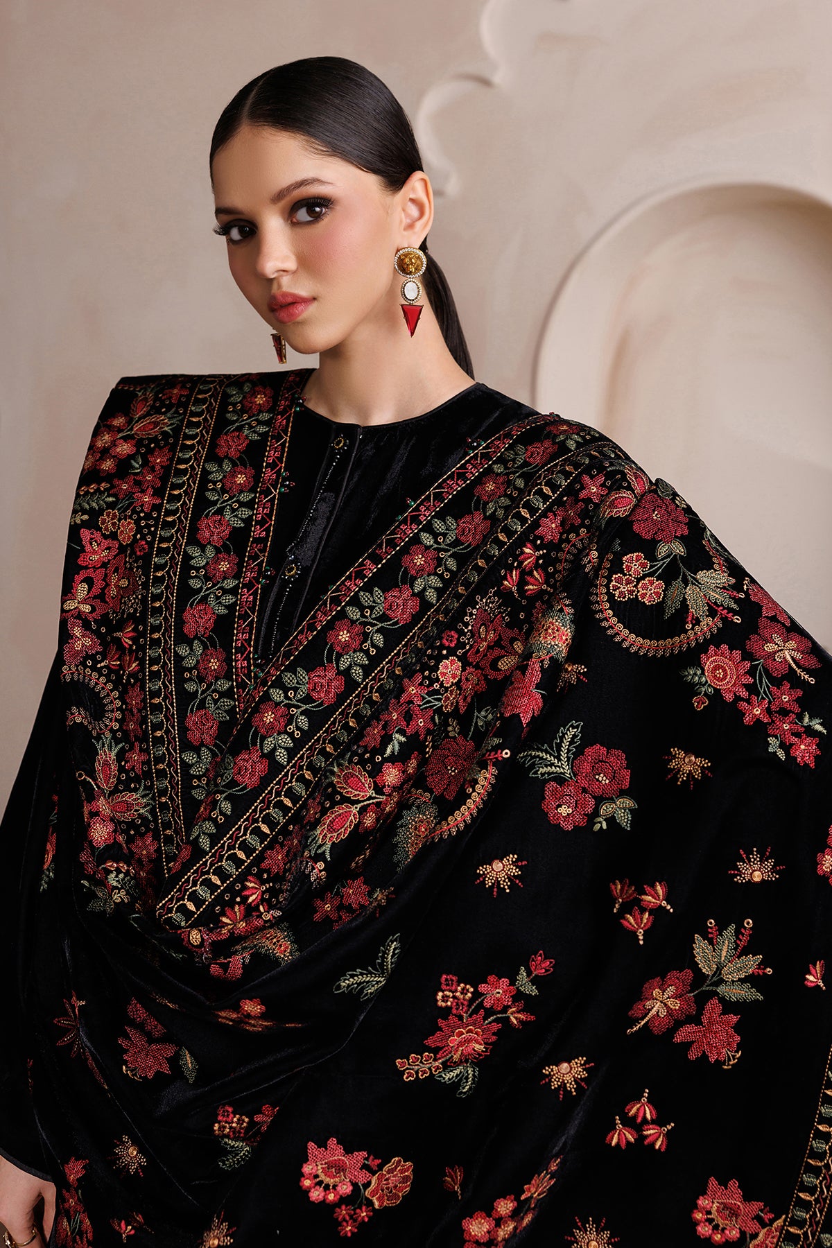 EMBROIDERED VELVET SHAWL VS-67