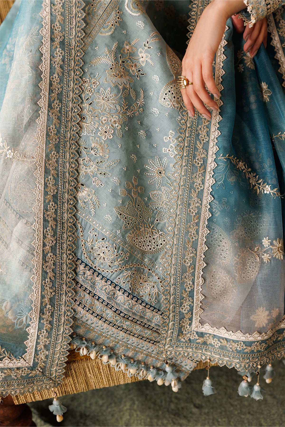 EMBROIDERED LAWN EL26-D01 UNSTITCHED