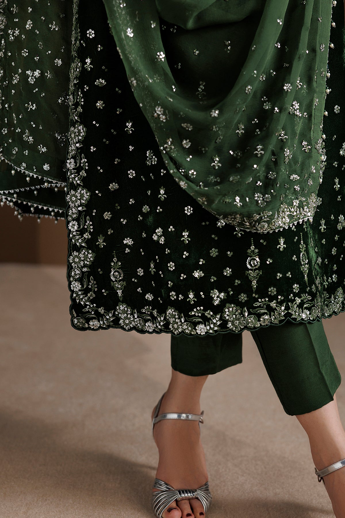 EMBROIDERED VELVET SF-4545