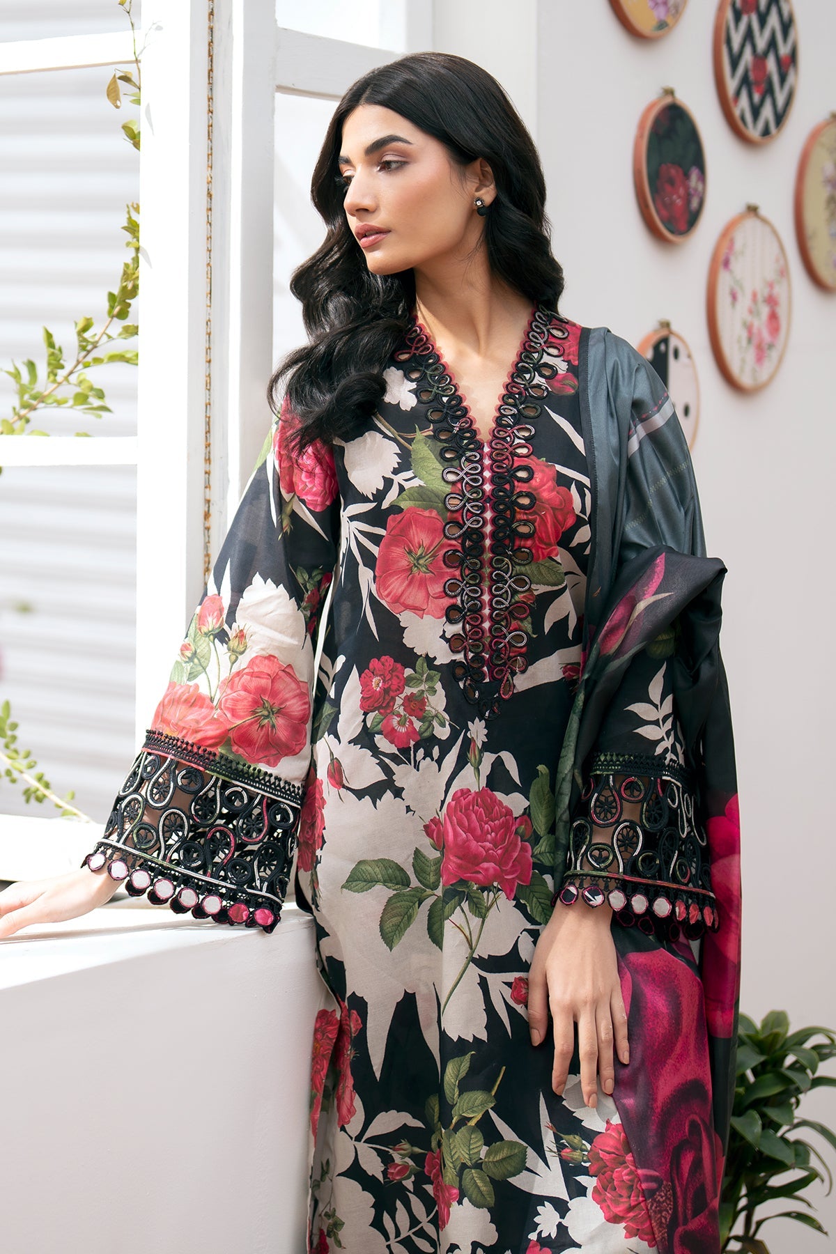 EMBROIDERED LAWN SF-532