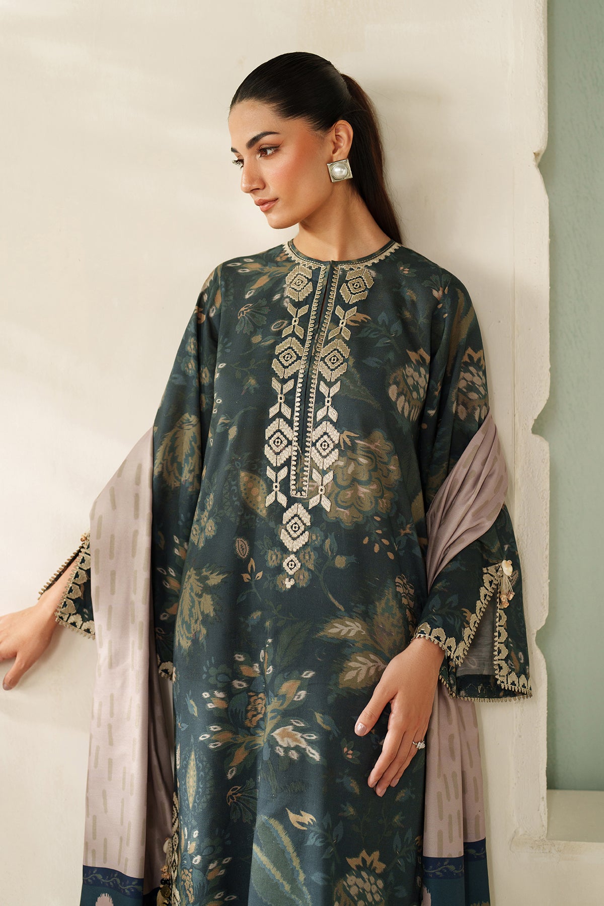 EMBROIDERED KHADDAR SF-4327